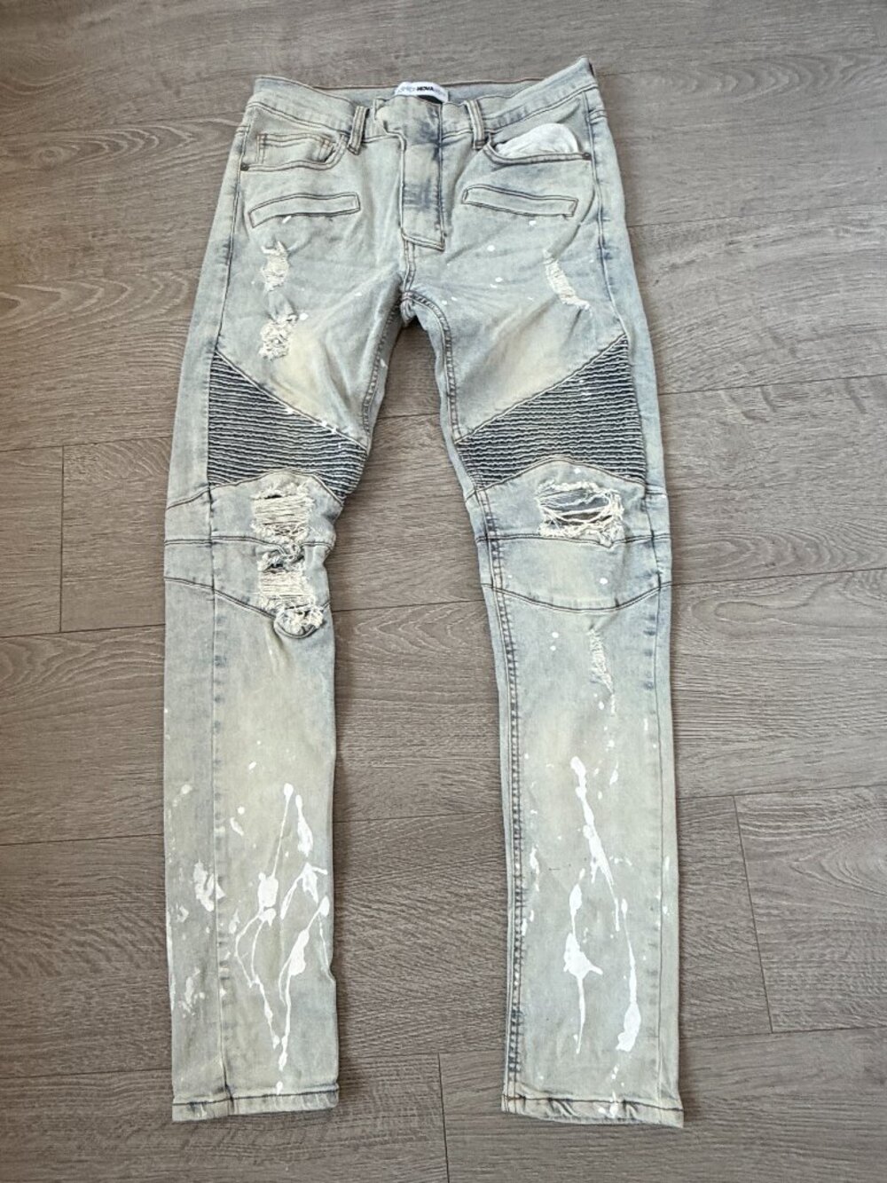 Fashion Nova Men's Distressed Jeans Size 30 Light Wash